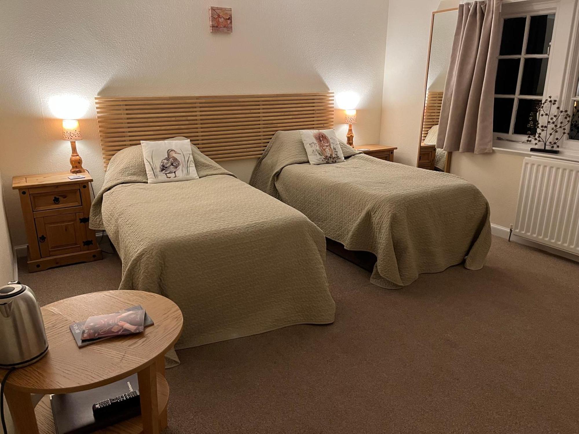 Ford Village Bed & Breakfast Екстериор снимка